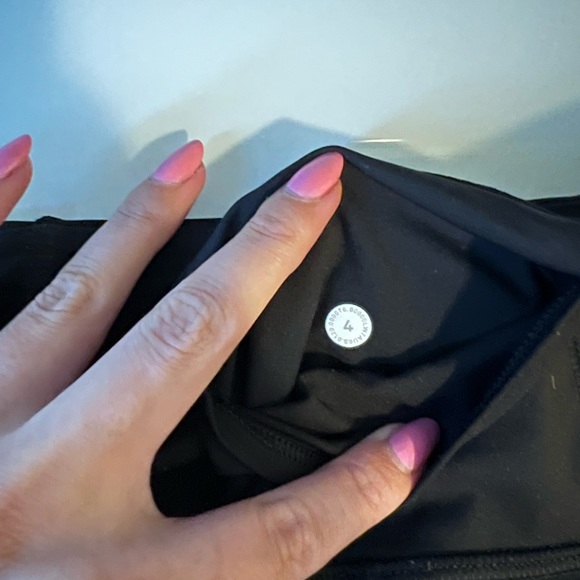 Lululemon Fast and Free High-Rise Short 6" sz 4 black - Picture 4 of 5